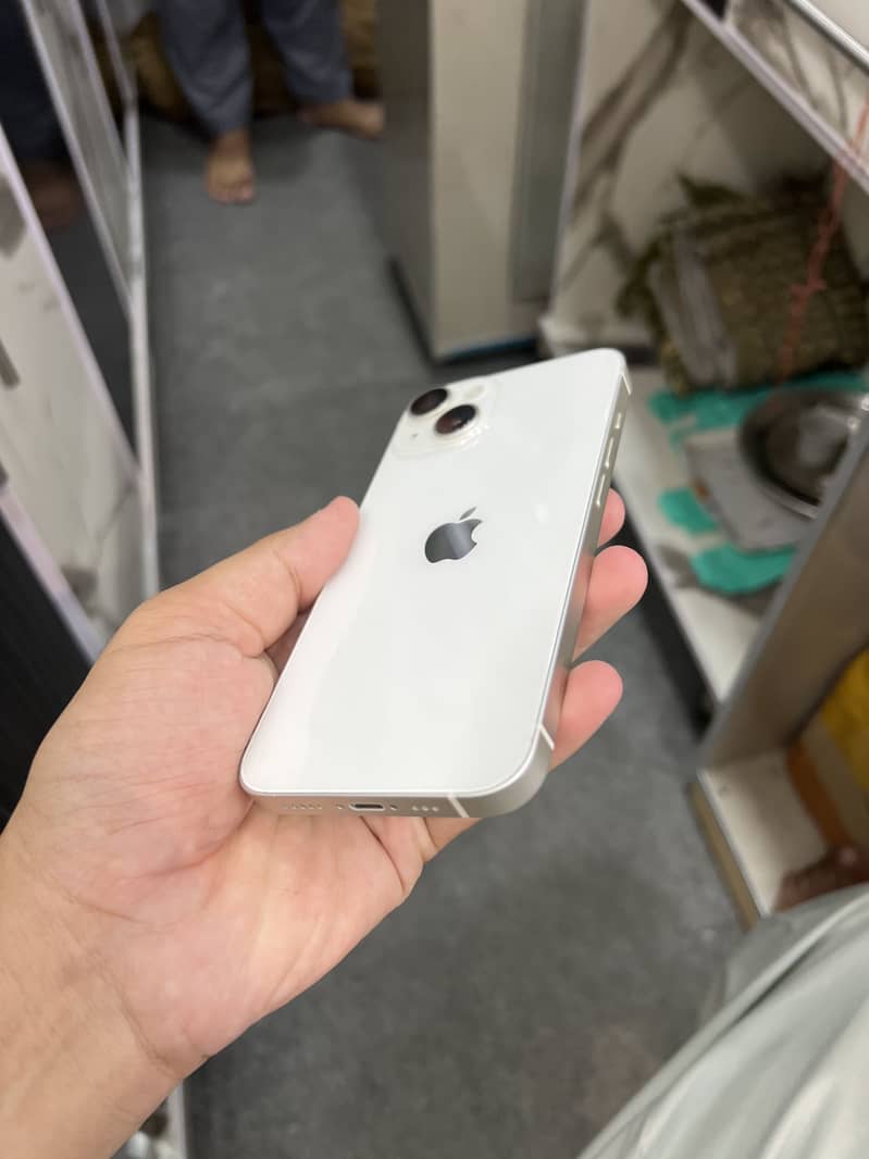 Apple iPhone 14 3