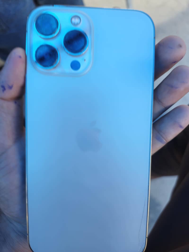 Apple iPhone 13 Pro Max 4