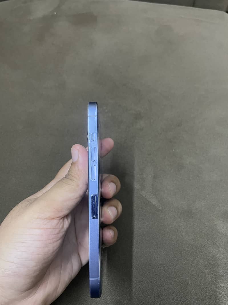 Apple iPhone 13 Pro 3