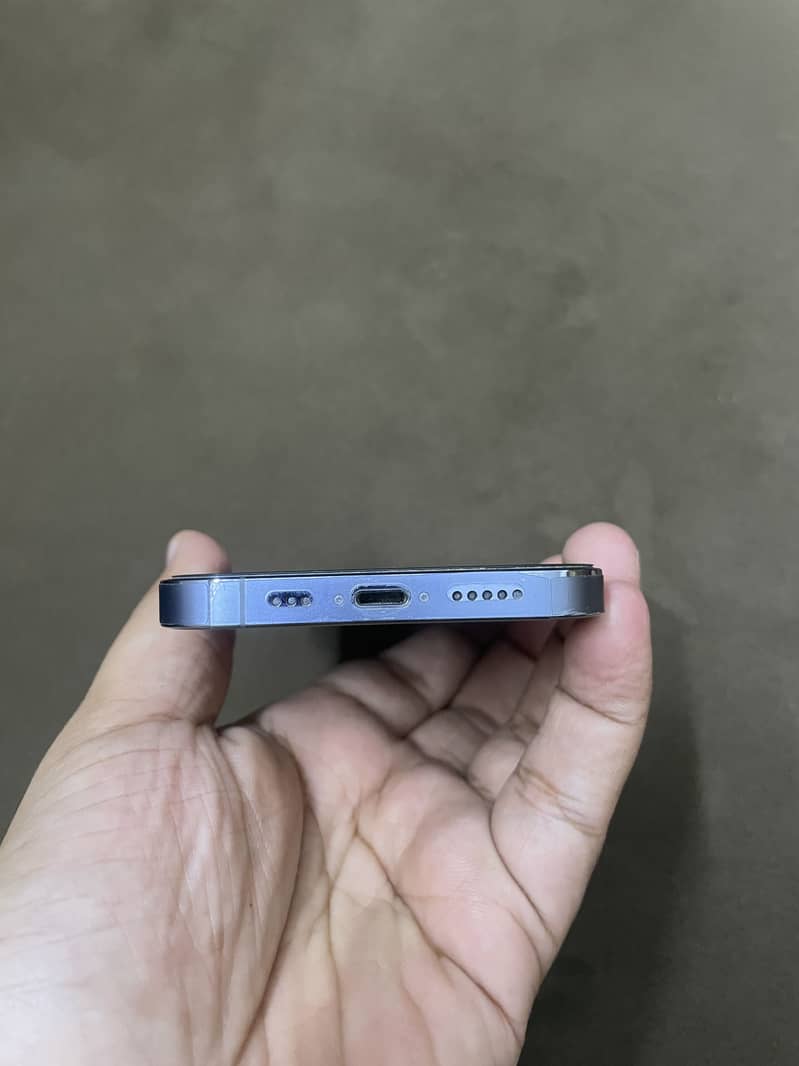 Apple iPhone 13 Pro 4