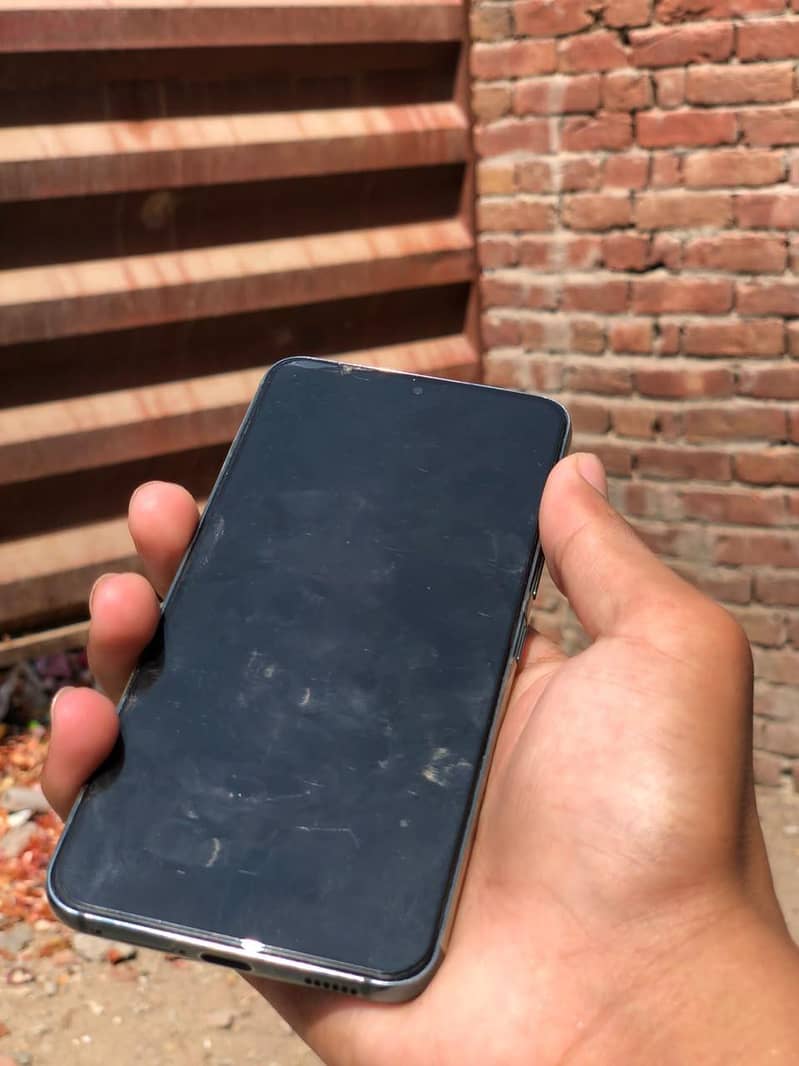 Samsung Mobile S22 1