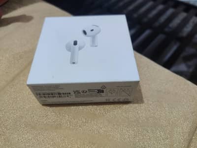 Airpods 4 with noise cancelling