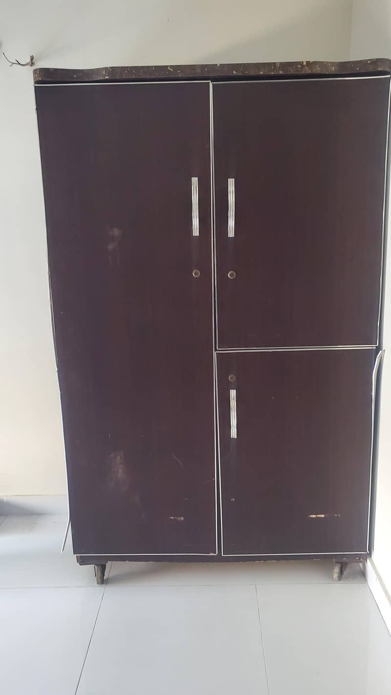 wardrobe 0