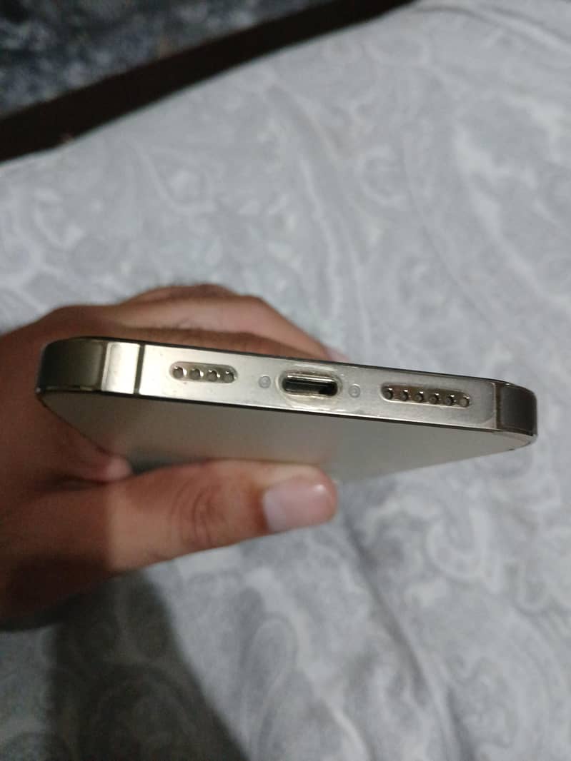 Apple iPhone 14 Pro Max 3