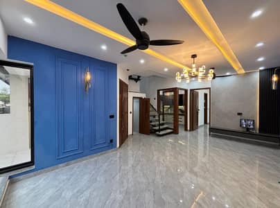 5 Marla Lavish House For Rent In Park View City Lahore | For Discounted Price And Original Pictures Download The App "Signature Lands".