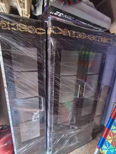 premium quality glass showcase