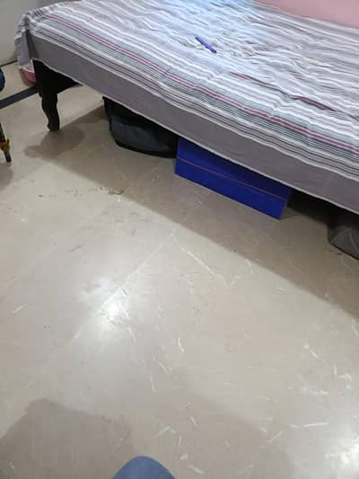 wodn singl bed only ache condesn mawo