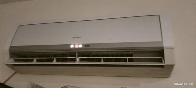 1 Ton Gree Inverter AC — For Sale