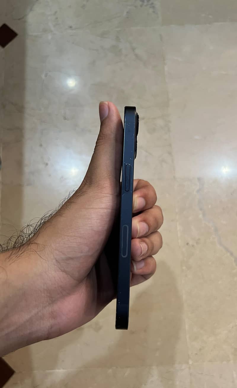 Apple iPhone 13 3