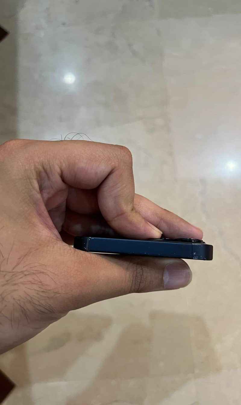 Apple iPhone 13 4