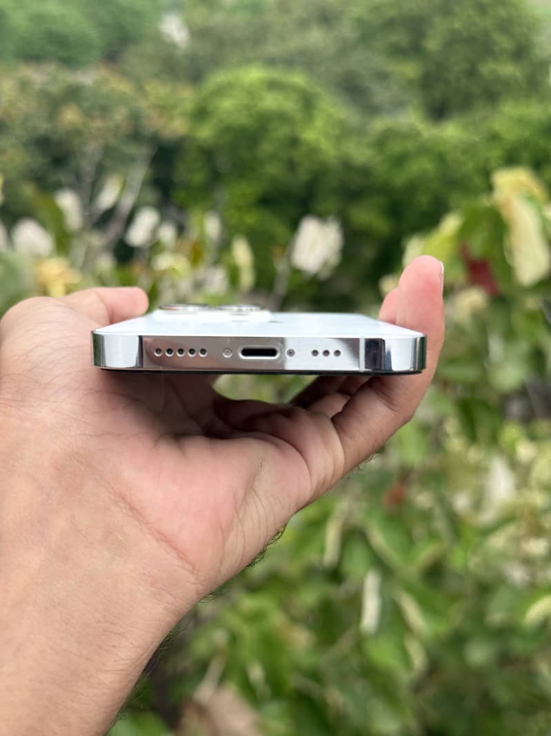 Apple iPhone 13 Pro 1