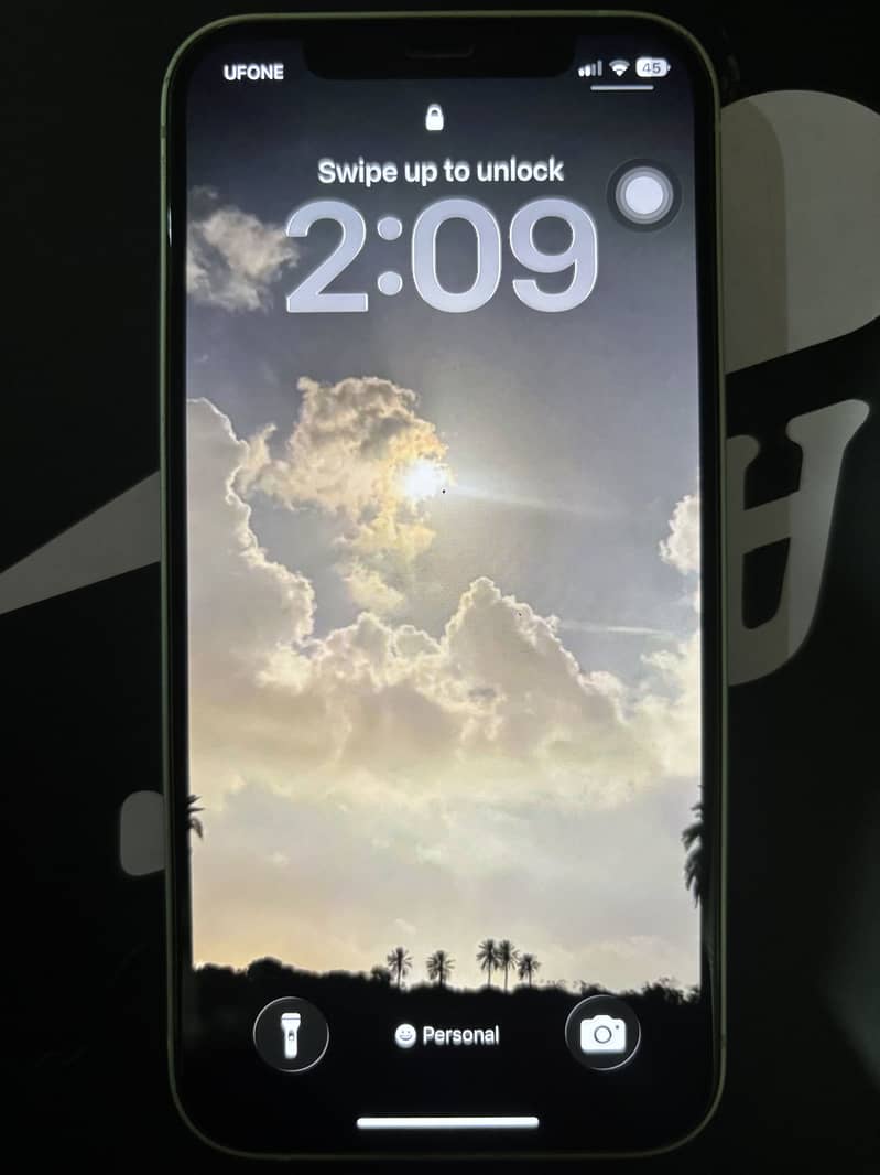 Apple iPhone 12 4