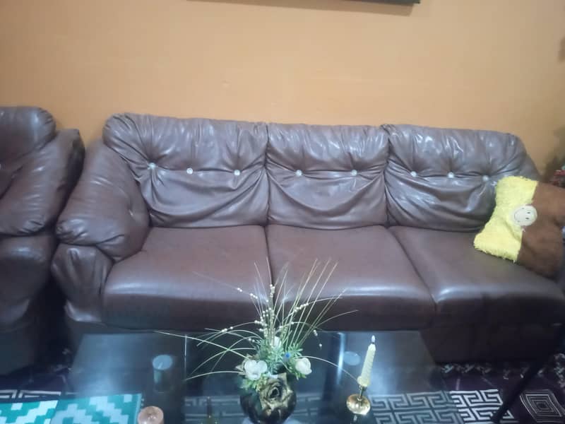 selling sofa set 0