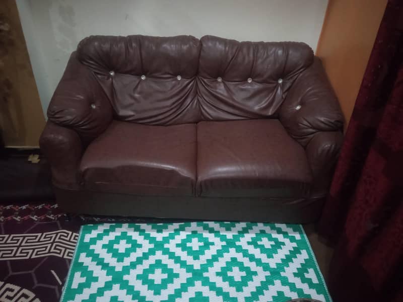 selling sofa set 1