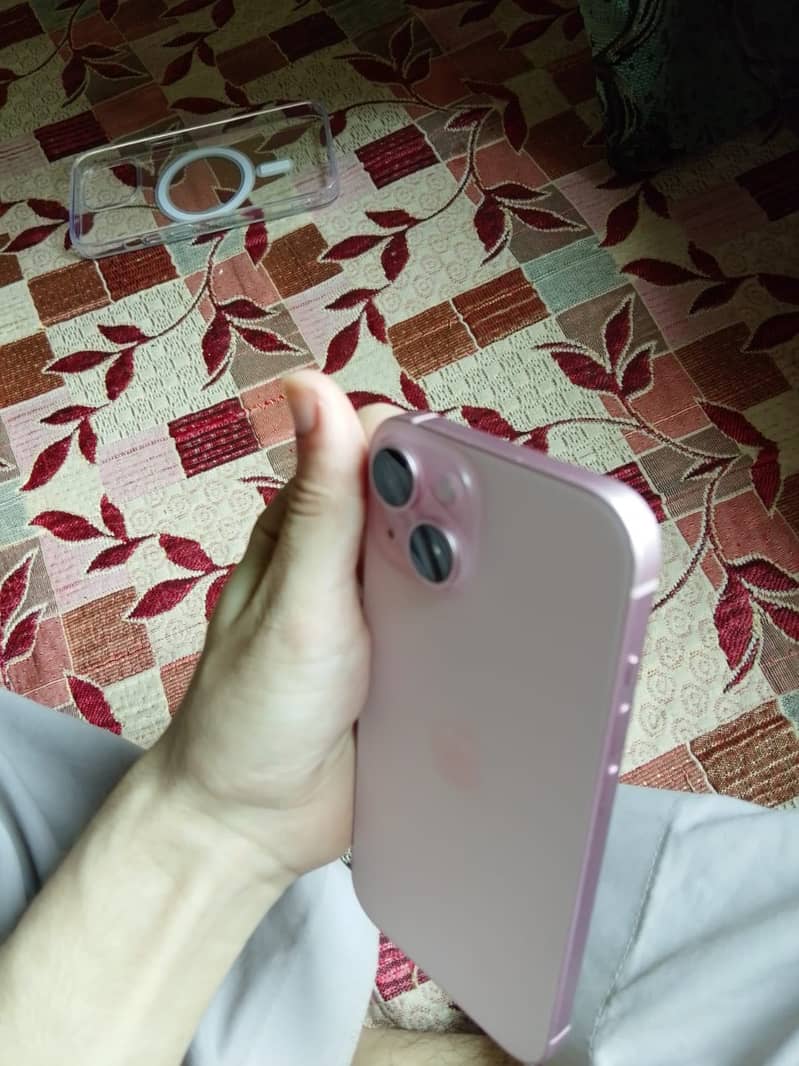 Apple iPhone 15 5