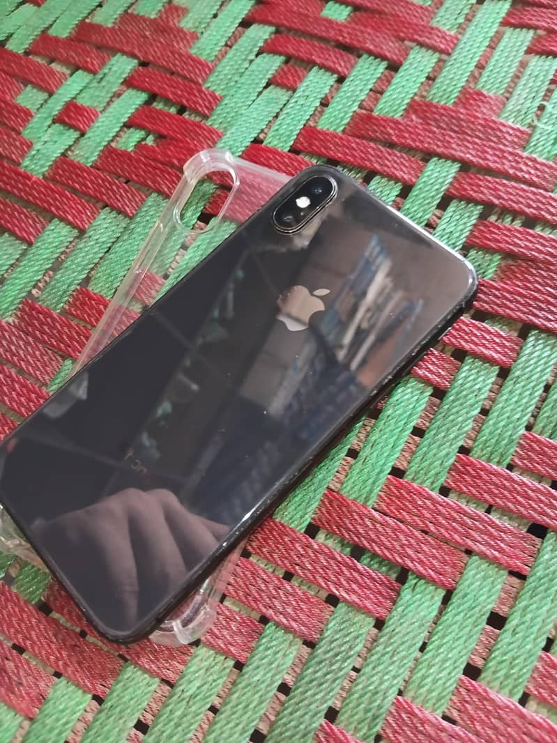 Apple iPhone X 4