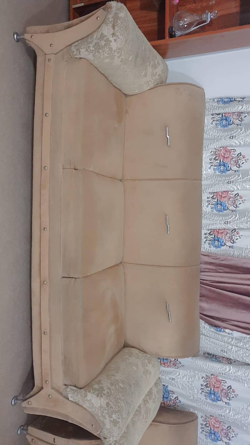 Sofas in very good condition. 1