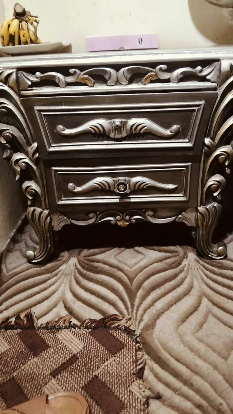 bed set mirror set side table or cauch 0