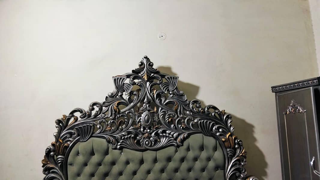 bed set mirror set side table or cauch 3