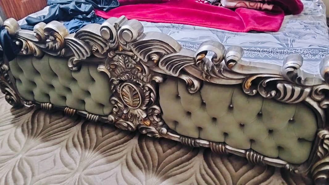 bed set mirror set side table or cauch 4