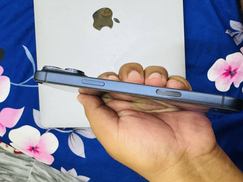 Apple iPhone 17 Pro Max 1