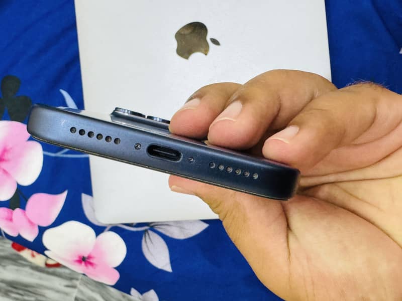 Apple iPhone 17 Pro Max 3