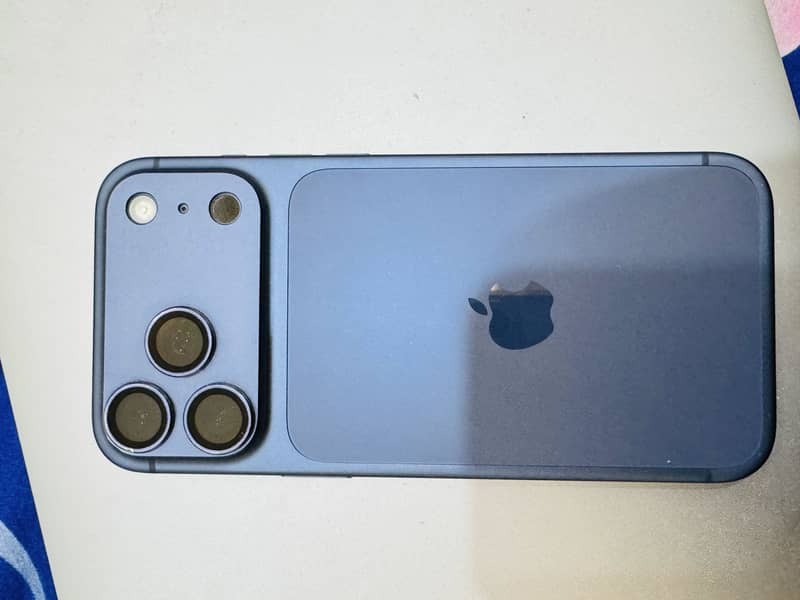 Apple iPhone 17 Pro Max 7