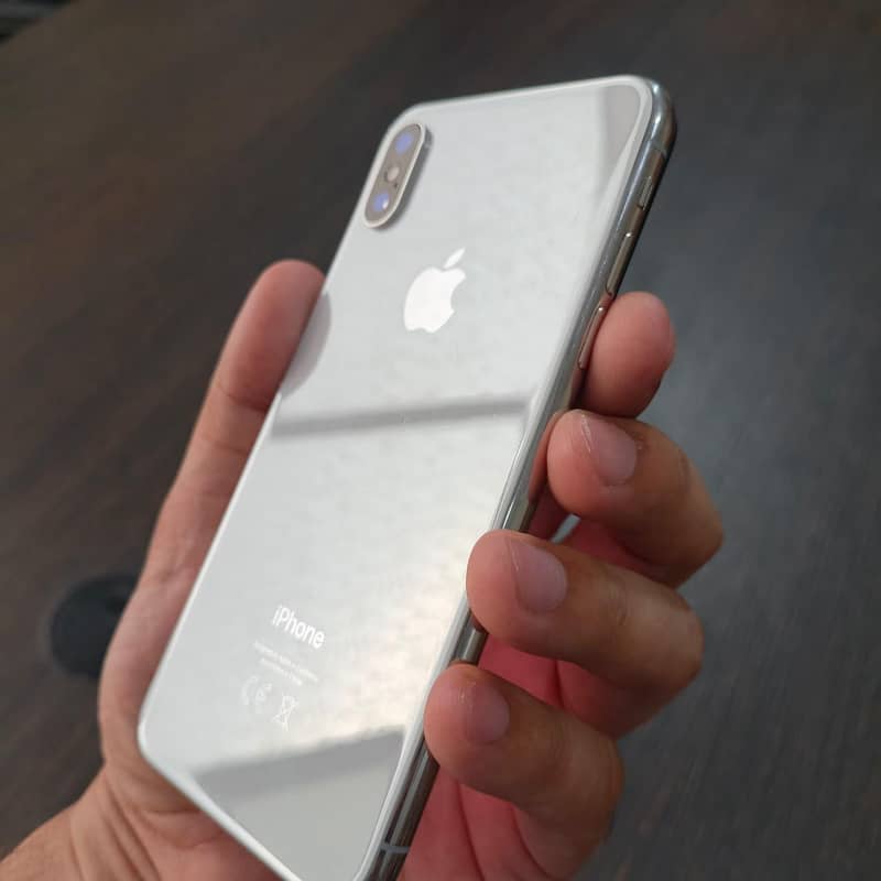 Apple iPhone X 3