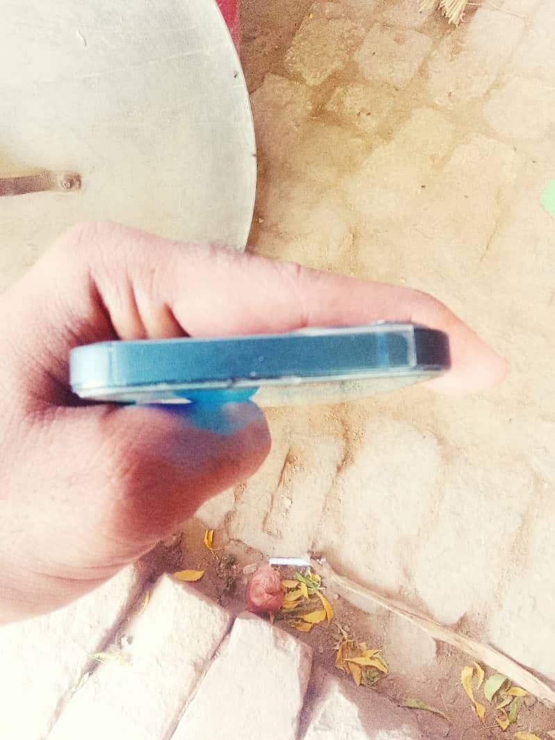 Apple iPhone 13 3