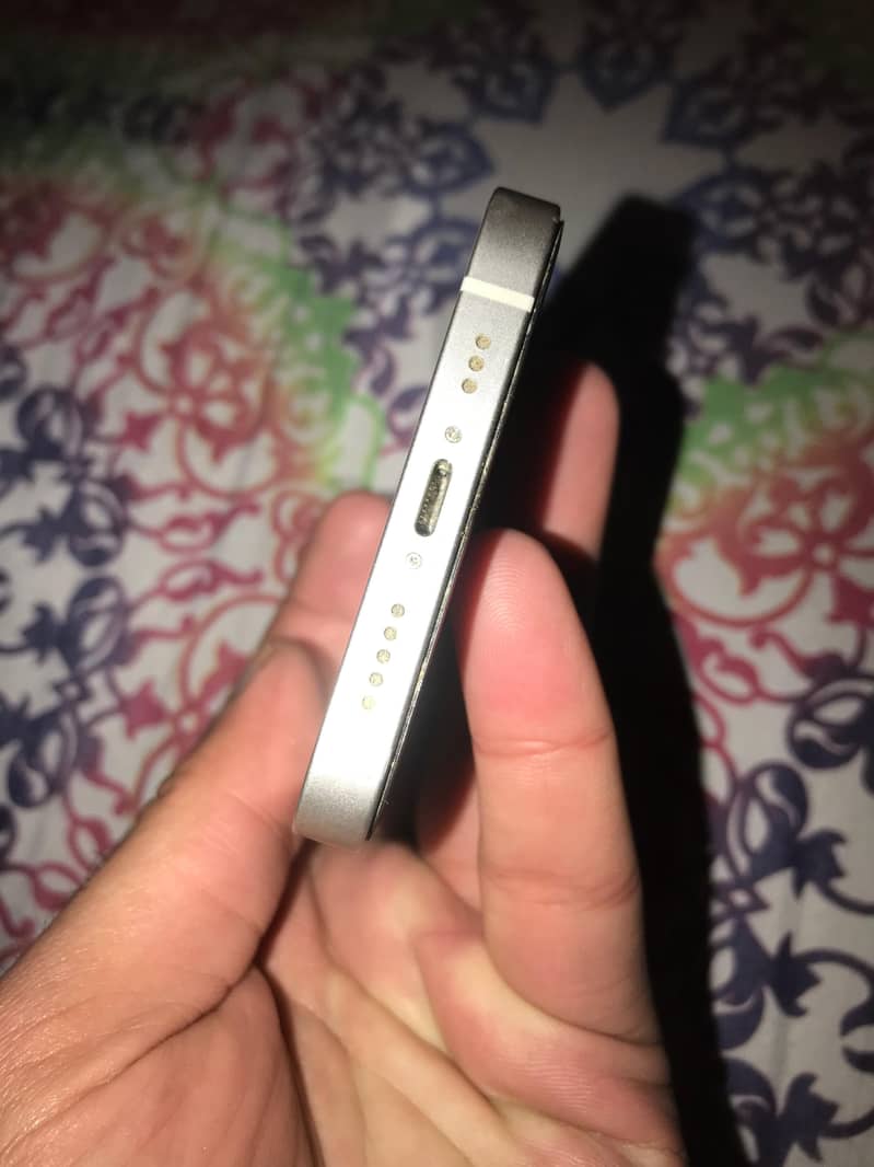 Apple iPhone 12 2