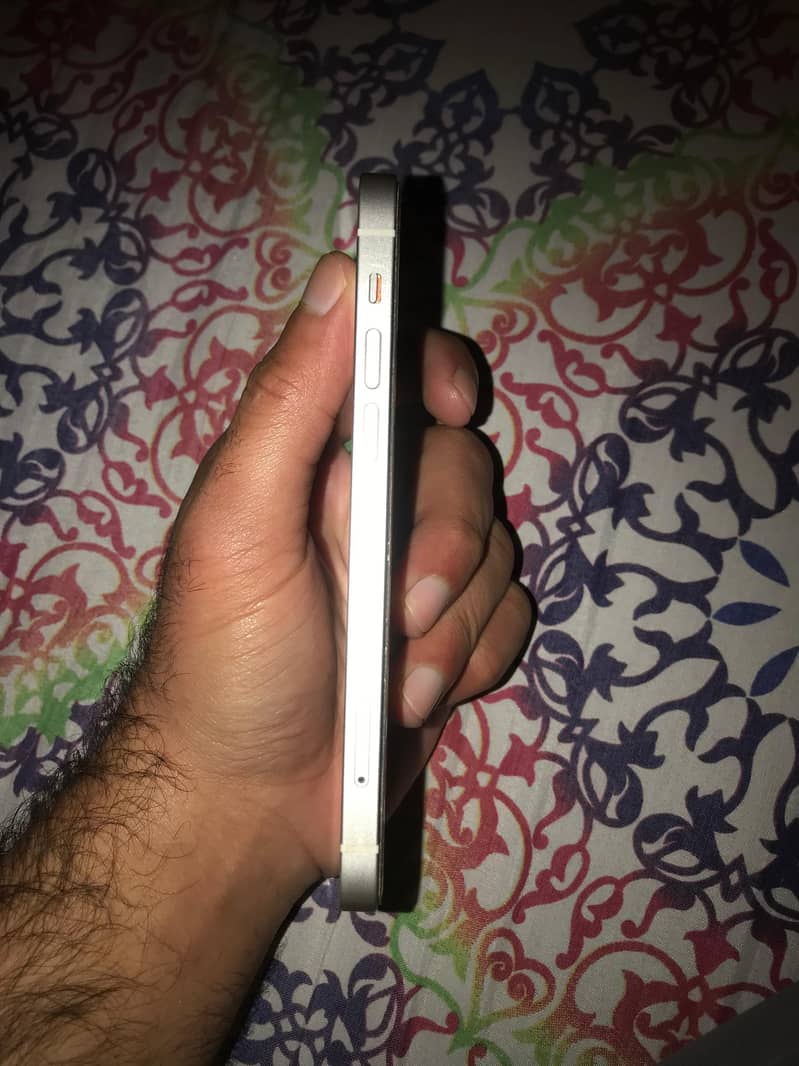 Apple iPhone 12 3