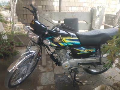 Honda 125 bilkul lush Condition baki details ka liya WATS app 0