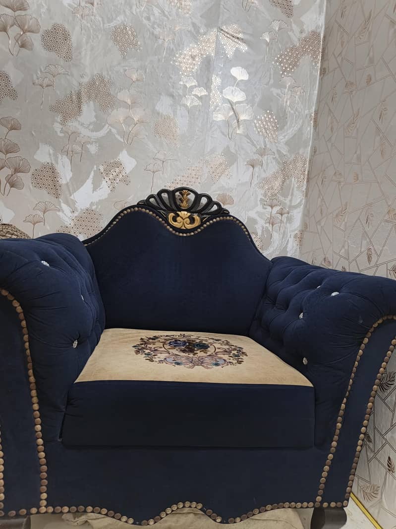 luxurious sofa set 0