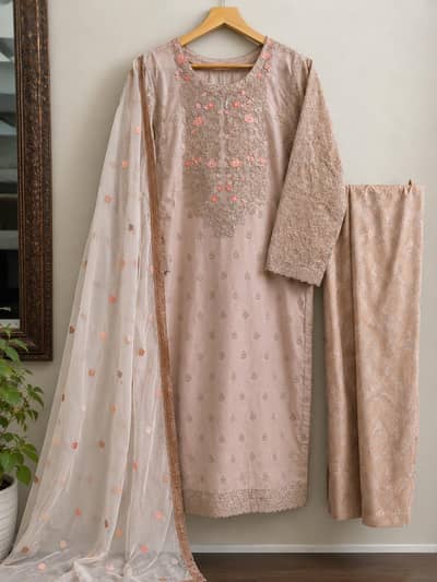 Formal wear white embroidered chiffon