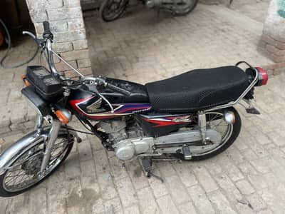 Honda 125 2017 black model all ok 03418276657 call wp