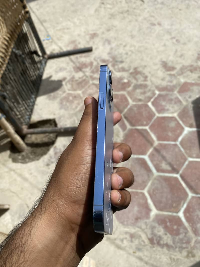 Apple iPhone 13 Pro Max 1