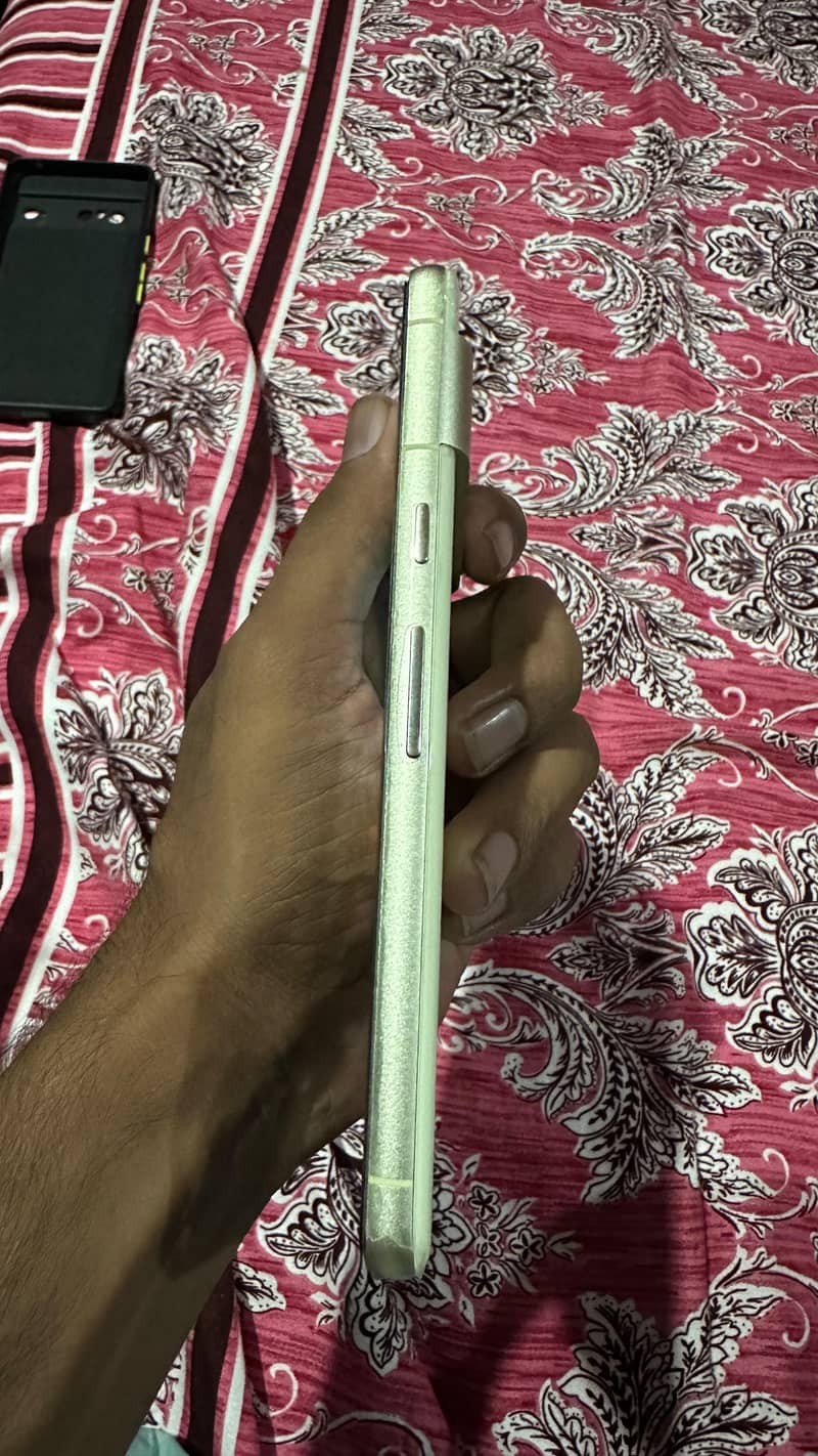 Google Pixel 7 3