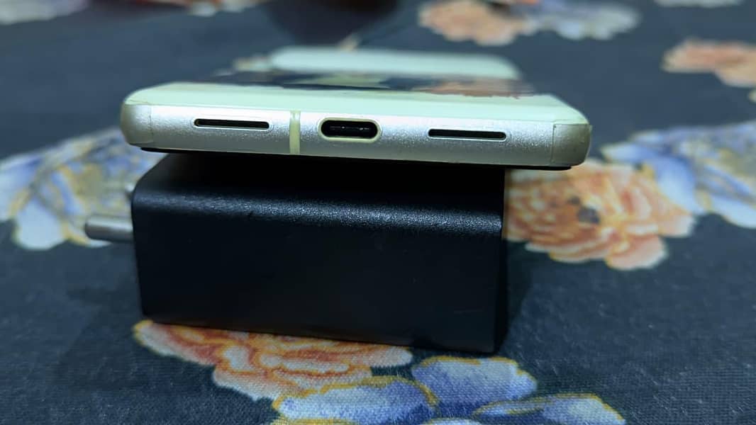 Google Pixel 7 4