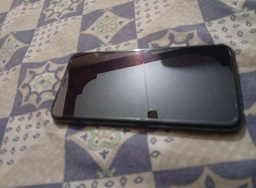 Apple iPhone 11 Pro 2