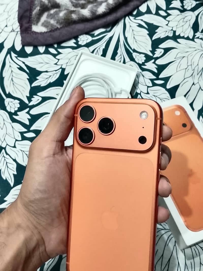 Apple iPhone 17 Pro Max 2