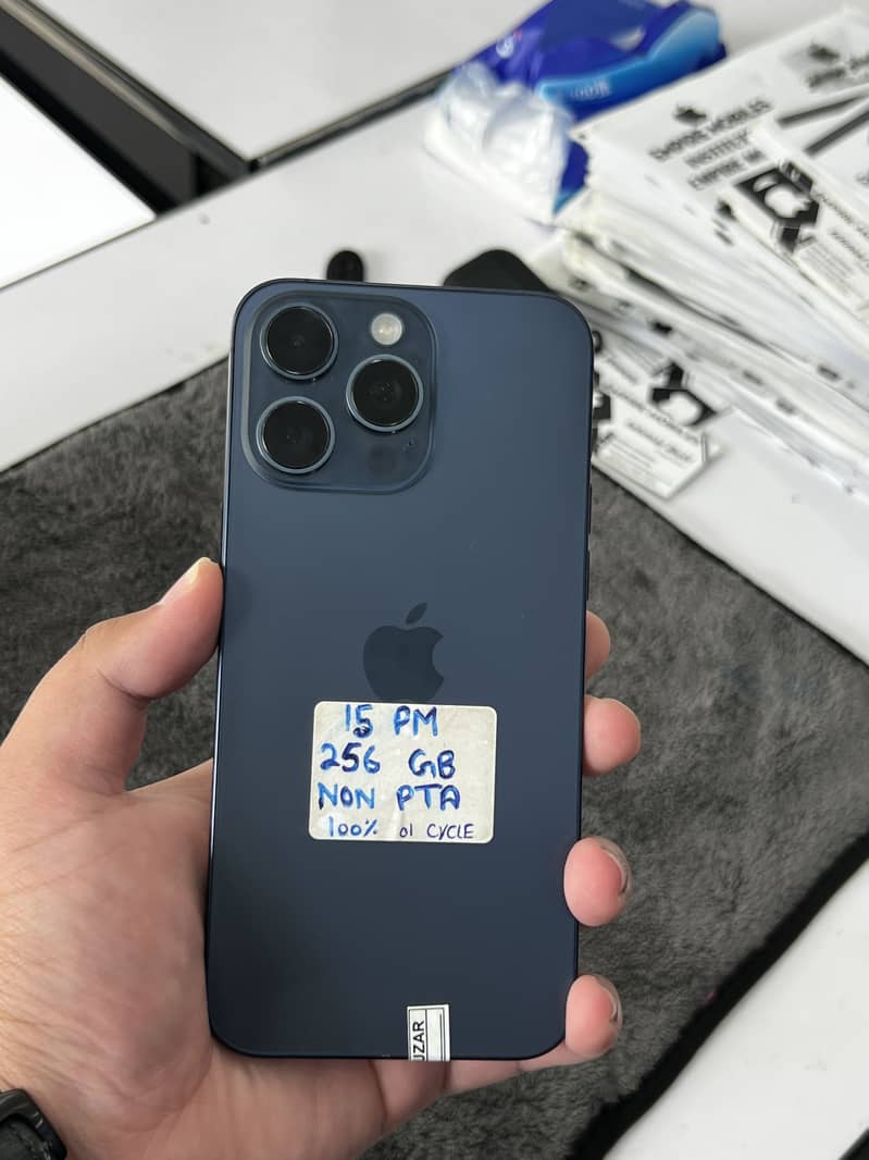 Apple iPhone 15 Pro Max 0