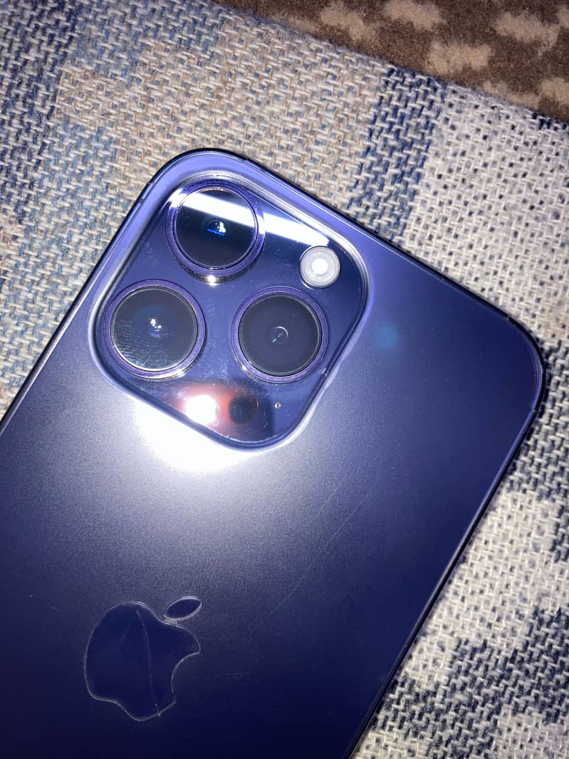 Apple iPhone 14 Pro Max 4