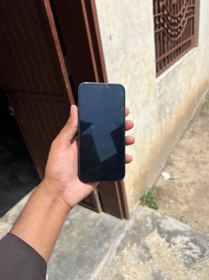Apple iPhone 14 4