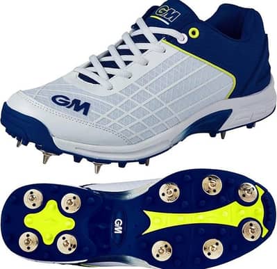 GM | Steel Spike Cricket Shoes