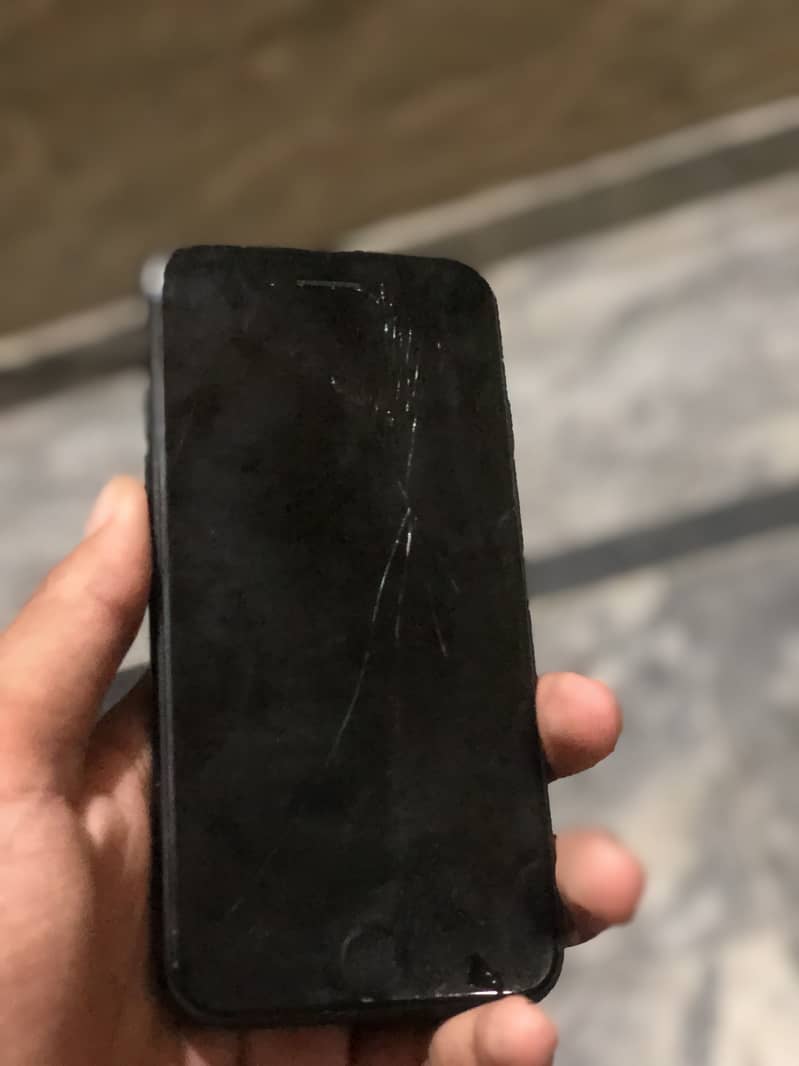 Apple iPhone SE 0