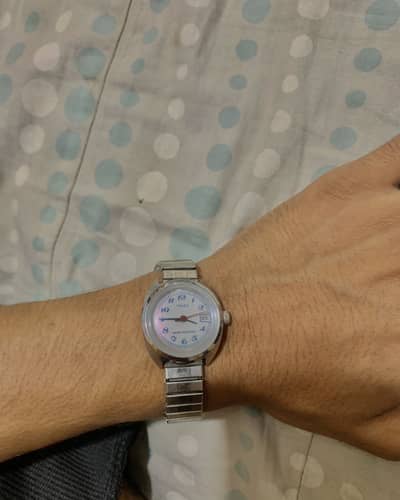 Timex' Mechanical (Manual Wind) Date Watch. Antique watch an item wind