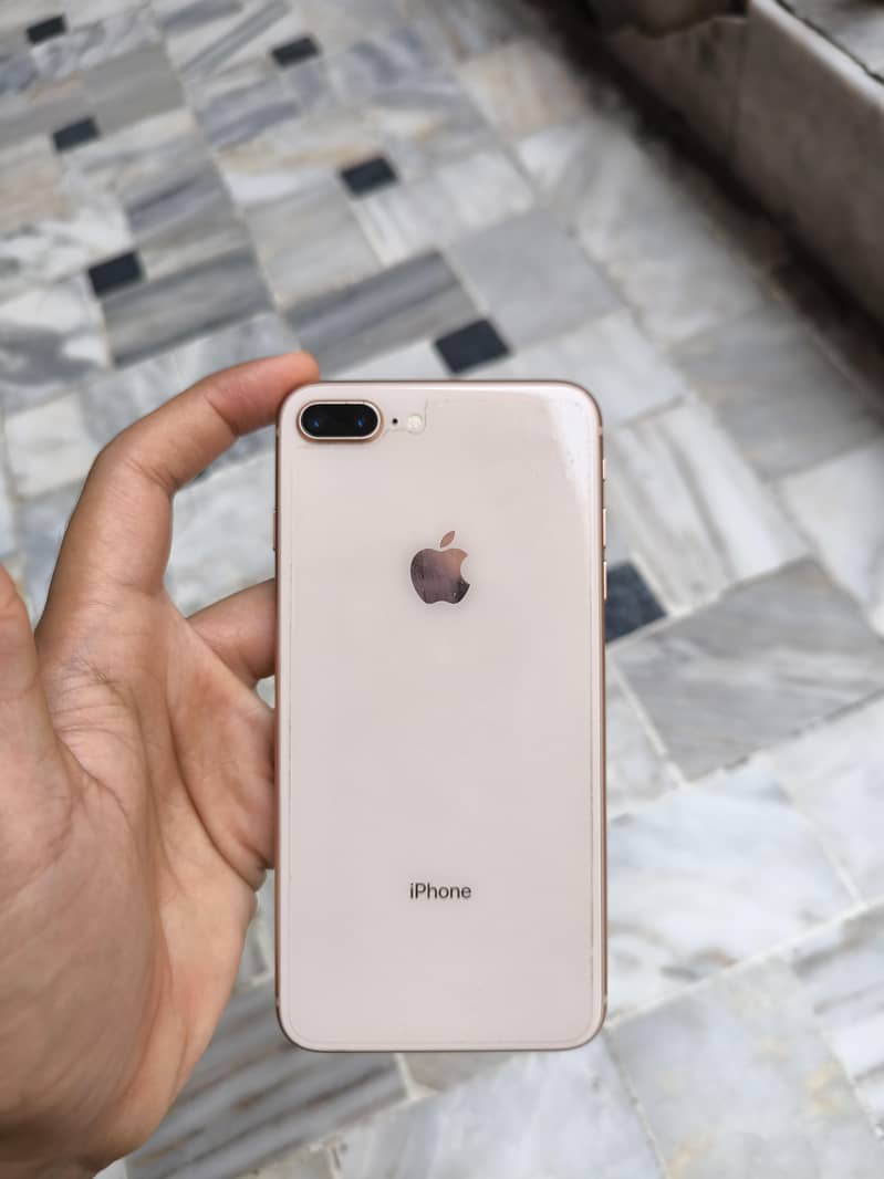 Apple iPhone 8 Plus 0