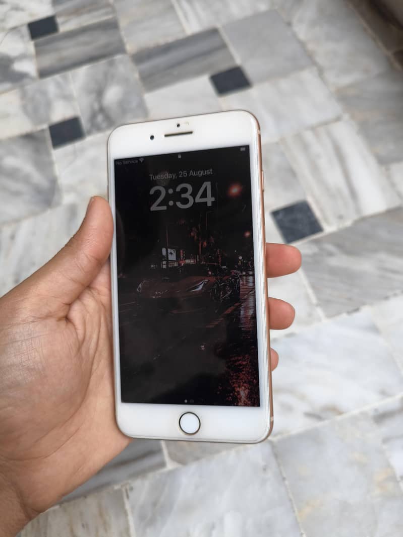 Apple iPhone 8 Plus 5
