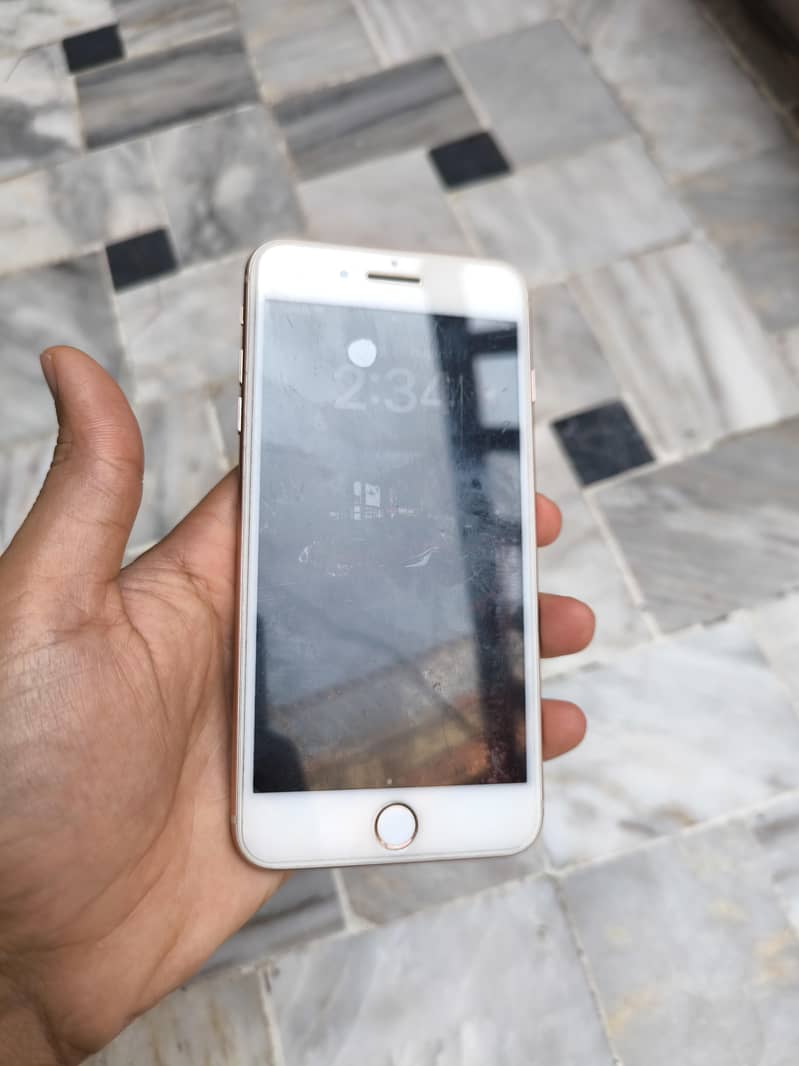Apple iPhone 8 Plus 6