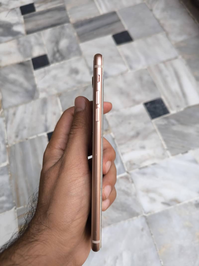 Apple iPhone 8 Plus 7